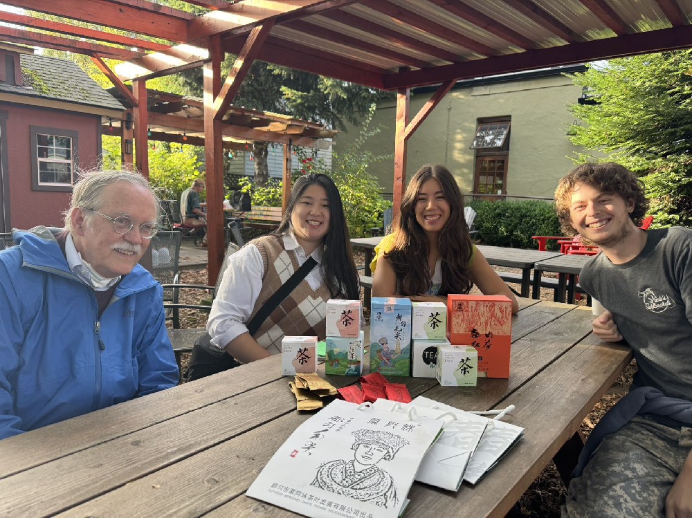 西華盛頓大學(xué)與蒙阿妹茶葉攜手，共探都勻毛尖的國(guó)際化之路